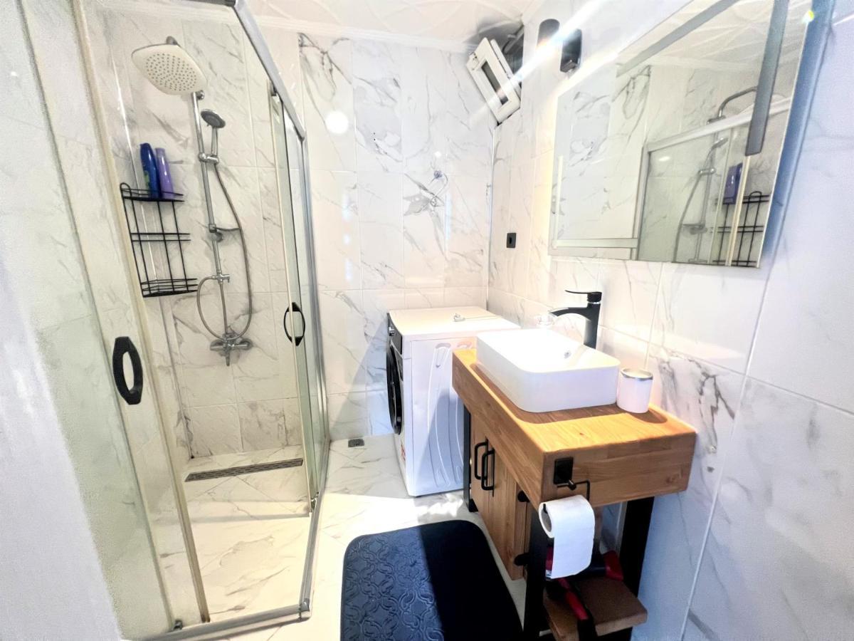 Wonder Homes- Cozy Flat, 2Br, Terrace, Cihangir, Frz3 Provincia di Provincia di Istanbul Esterno foto